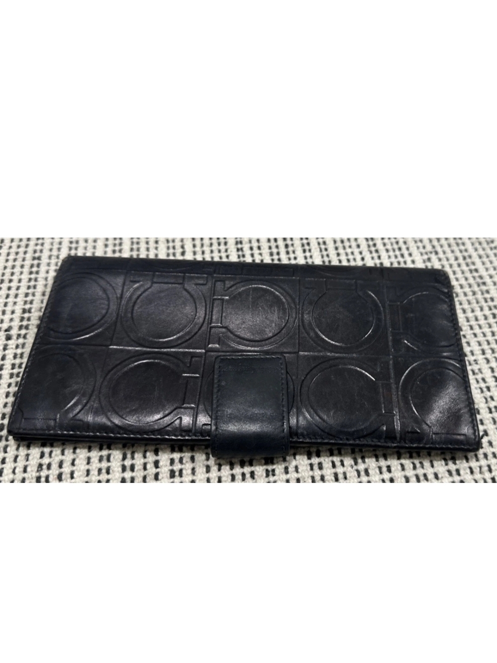 Salvatore Ferragamo Black Embossed Leathe Wallet - Picture 2 of 13